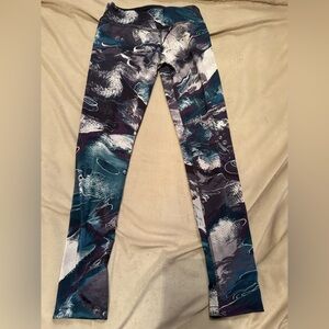 Beyond Yoga Black and White Leggings